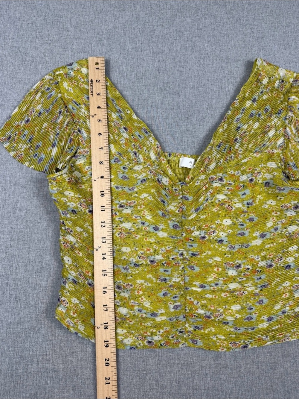 NWT ASTR The Label Chartreuse Ribbed Top - Picture 10 of 11